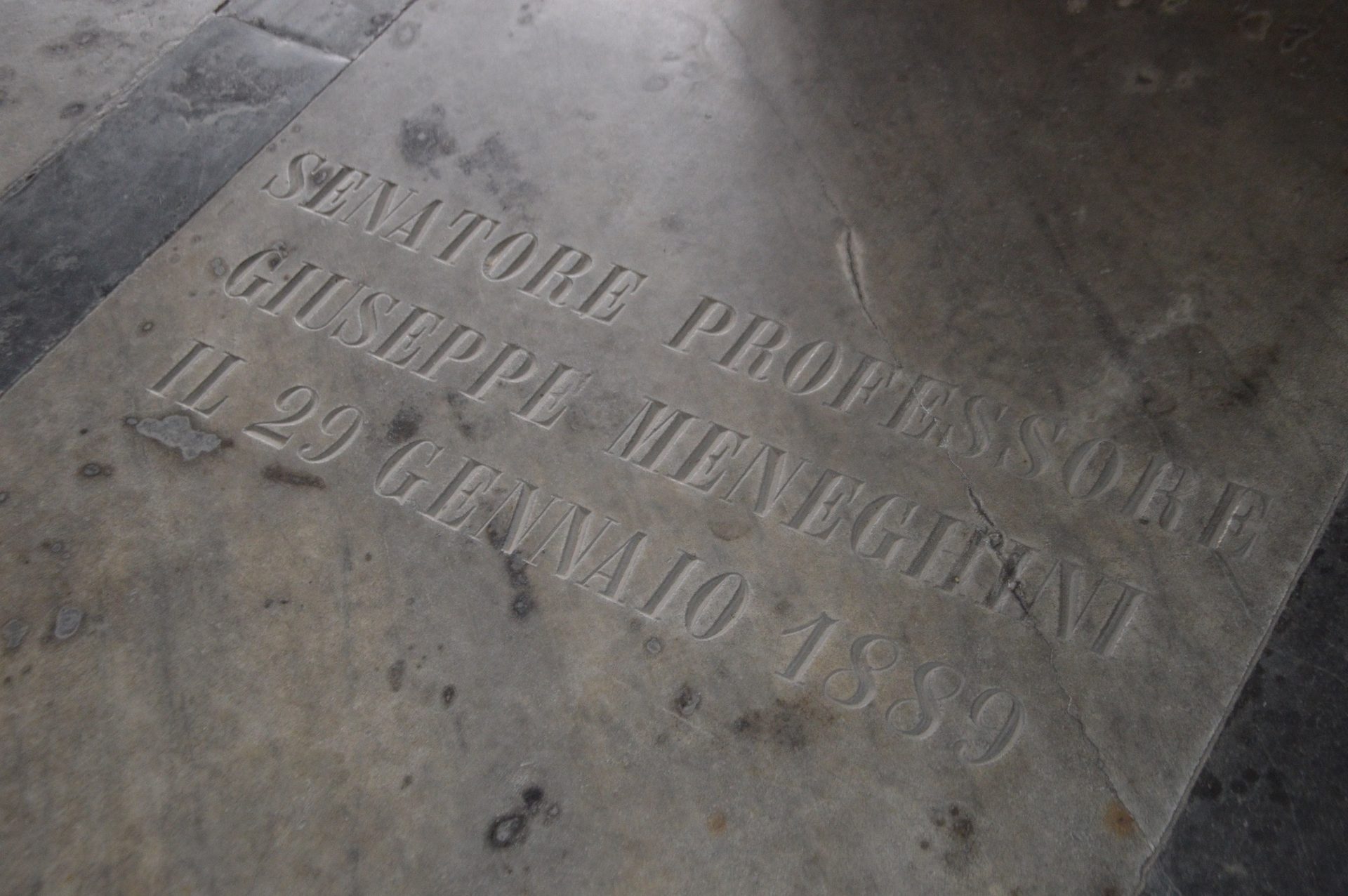 Giuseppe Meneghini's tomb 03.jpg